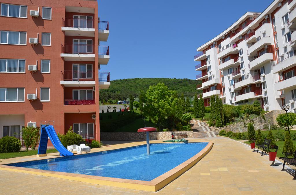 Single Private Apartments In Marina View Fort Beach Sveti Vlas Exterior foto